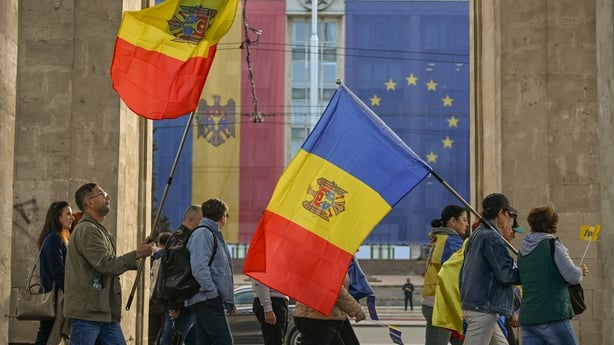 CHISINAU, MOLDOVA – SEPTEMBER 26, 2025 Hundreds of members and supporters of the ruling Party of Action and Solidarity (PAS) join Prime Minister Dorin Recean during a pro-EU rally on the final day of the electoral campaign in Chisinau, Moldova, on September 26, 2025. On Sunday, September 28, Moldova
