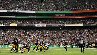 28 September 2025; A general view of action during the 2025 NFL International Game between the Pittsburgh Steelers and the Minnesota Vikings at Croke Park in Dublin. Photo by Seb Daly/Sportsfile