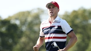 FARMINGDALE, NEW YORK - SEPTEMBER 28: Justin Thomas of Team United States acknowledges the crowd on the 11th green during the Sunday singles matches of the 2025 Ryder Cup at Black Course at Bethpage State Park Golf Course on September 28, 2025 in Farmingd