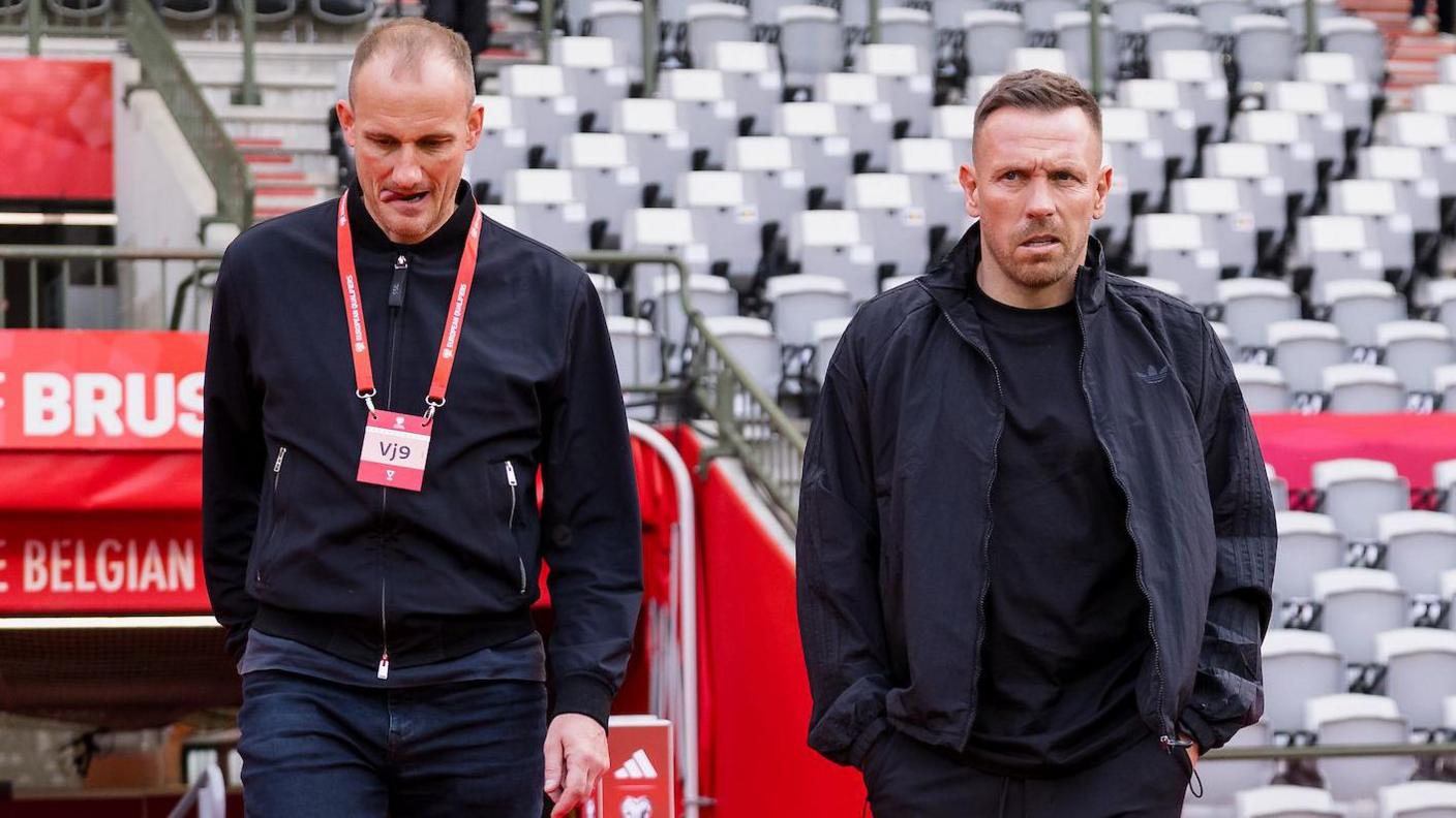 Dave Adams (left) with Craig Bellamy before Wales' game in Belgium