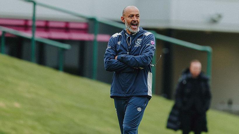 Nuno Espirito Santo at West Ham training